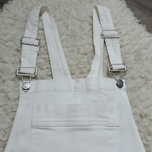 Entro Distressed White Denim Overall Shorts - Picture 5 of 12